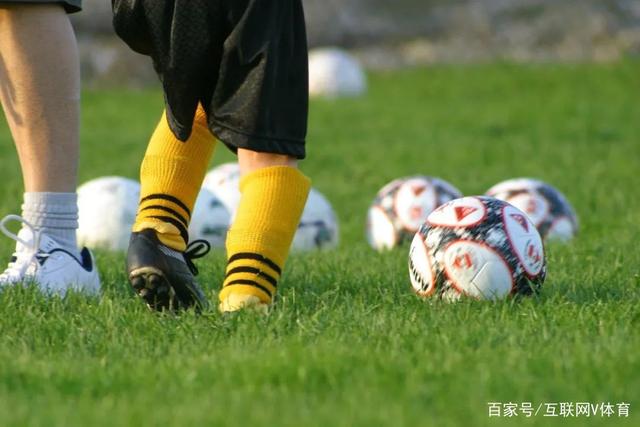 俄超男排别尔哥罗德斩获13连胜 张景胤助攻表现出色